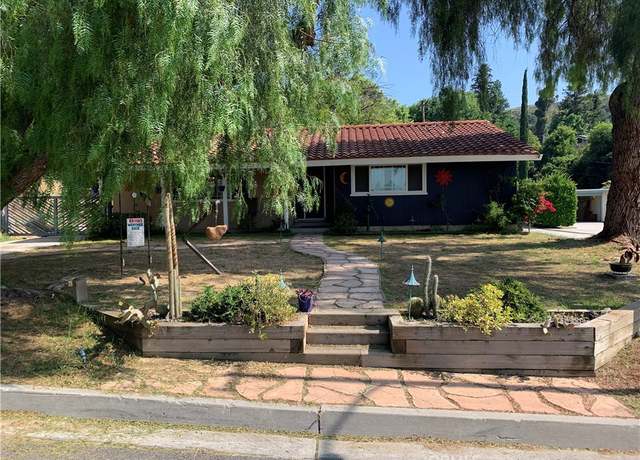 Property at 23506 Neargate Dr, Newhall, CA 91321, 3 beds, 2 baths