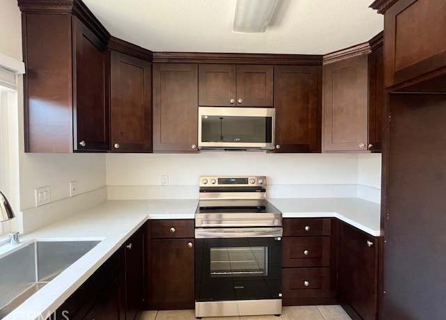 Property at 2951 S Sycamore St Unit C, Santa Ana, CA 92707, 3 beds, 1.5 baths