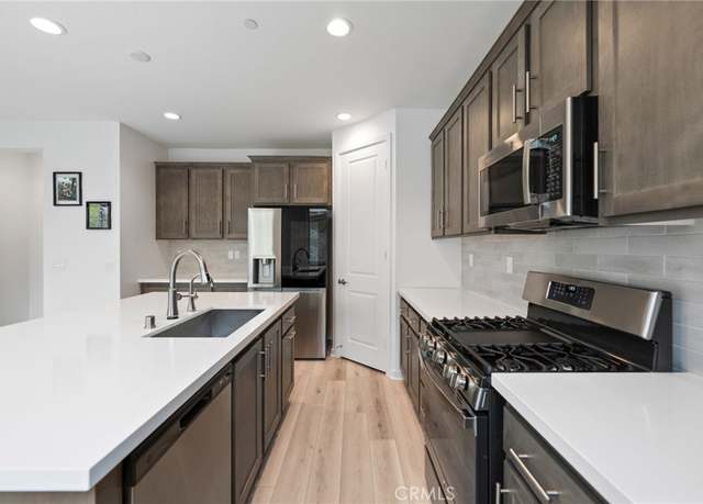 Property at 32182 Penstemon Way, Temecula, CA 92591, 3 beds, 2.5 baths