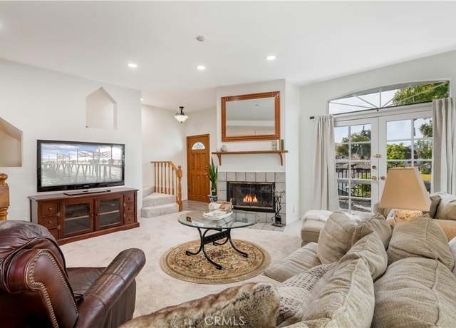 Property at 121 S Lucia Ave #7, Redondo Beach, CA 90277, 3 beds, 2.5 baths