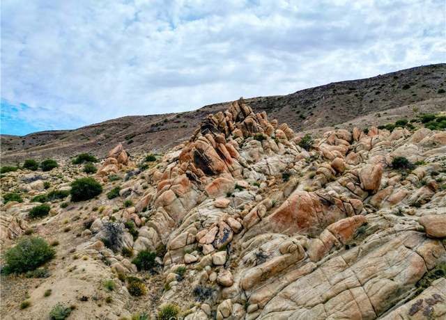 Property at 5051 Chapparosa Rd, Pioneertown, CA 92268