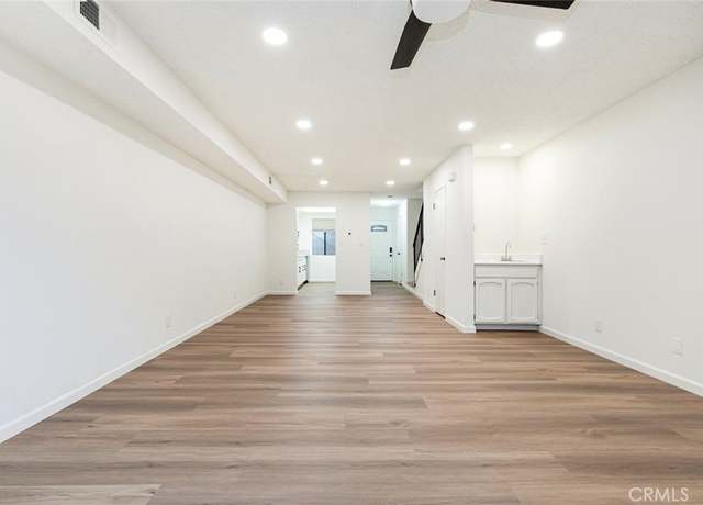 Property at 431 E Verdugo Ave Unit F, Burbank, CA 91501, 2 beds, 3 baths