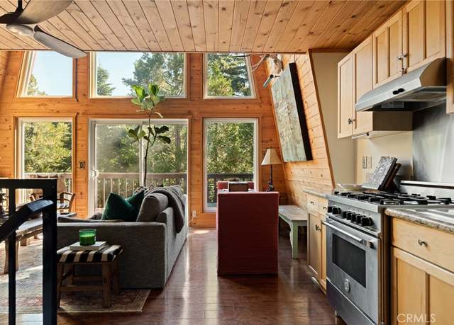 Property at 446 Cedarbrook Dr, Lake Arrowhead, CA 92391, 3 beds, 1 bath