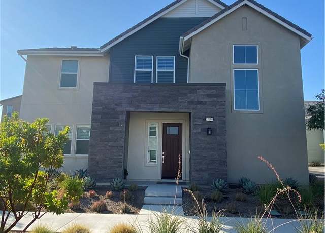 Property at 27008 Declaration Rd, Valencia, CA 91381, 3 beds, 3.5 baths