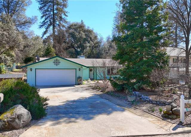 Property at 40239 Redbud Dr, Oakhurst, CA 93644, 3 beds, 2 baths