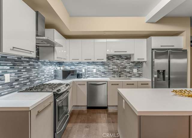 Property at 433 Pine Ave #102, Long Beach, CA 90802, 1 bed, 1 bath