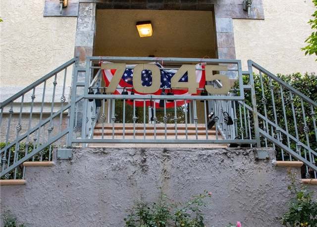 Property at 7045 Woodley Ave #124, Lake Balboa, CA 91406, 2 beds, 2.5 baths