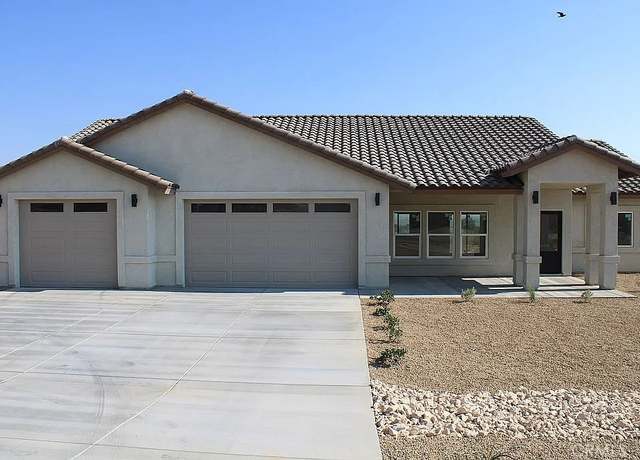 Property at 22865 Papago Rd, Apple Valley, CA 92307, 3 beds, 2 baths