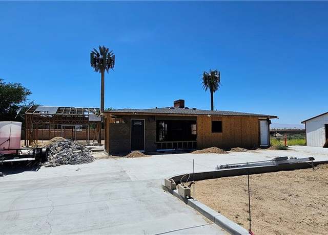Property at 45219 12th St, Lancaster, CA 93535, 2 beds, 2 baths