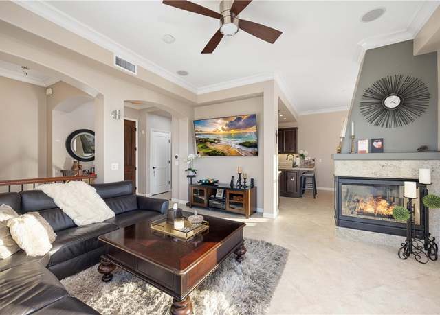 Property at 401 Bernard St #407, Costa Mesa, CA 92627, 2 beds, 2.5 baths