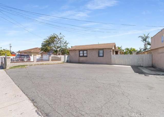 Property at 1605 S Greenville St, Santa Ana, CA 92704, 3 beds, 3 baths