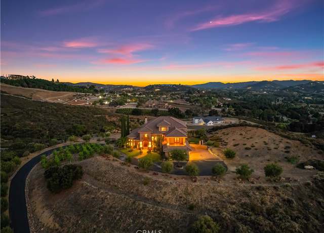 Property at 37654 Calle De Lobo, Murrieta, CA 92562, 4 beds, 4.5 baths
