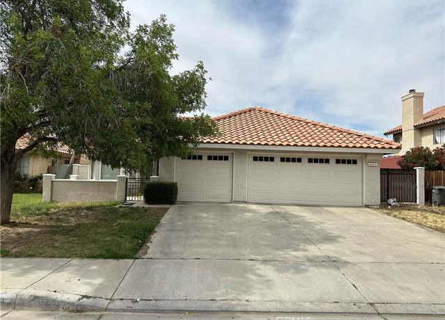 Property at 1031 E Avenue J3, Lancaster, CA 93535, 3 beds, 2 baths