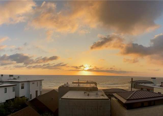 Property at 1812 Ocean Dr, Manhattan Beach, CA 90266, 2 beds, 1 bath