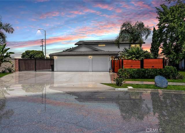 Property at 2798 Redwing Cir, Costa Mesa, CA 92626, 5 beds, 3 baths