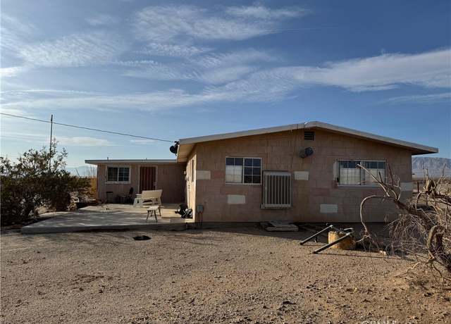 Property at 82525 Amboy Rd, 29 Palms, CA 92277, 1 bed, 1 bath