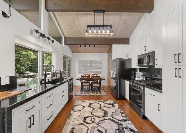 Property at 965 Lausanne Dr, Crestline, CA 92325, 3 beds, 2 baths