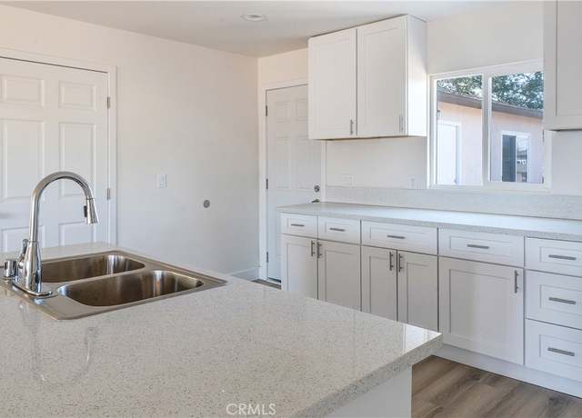 Property at 17820 Sycamore St, Hesperia, CA 92345, 4 beds, 5 baths