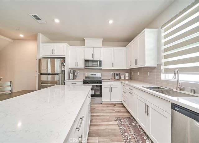 Property at 163 Dove Lndg, Covina, CA 91722, 2 beds, 2.5 baths