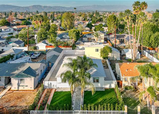 Property at 22133 Victory Blvd, Woodland Hills, CA 91303, 6 beds, 6.5 baths