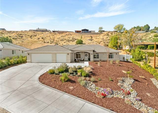 Property at 17542 Buckthorn Ave, Hesperia, CA 92345, 4 beds, 2.5 baths