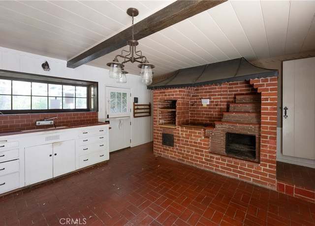 Property at 8449 Melvin Ave, Northridge, CA 91324, 2 beds, 3 baths