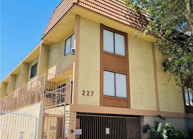 Property at 227 E Burbank Blvd Unit E, Burbank, CA 91502, 2 beds, 2.5 baths