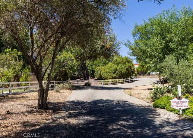 Property at 23760 Oakfield Rd, Hidden Hills, CA 91302, 5 beds, 3.5 baths
