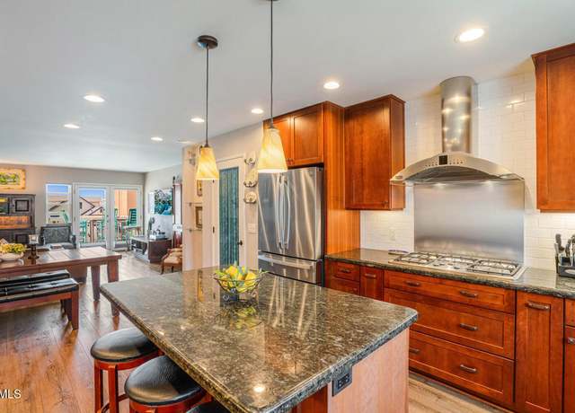 Property at 2120 Ocean Dr, Oxnard, CA 93035, 3 beds, 2 baths