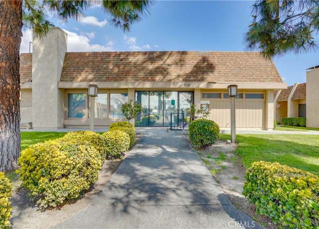 Property at 612 S Santa Fe St #4, Hemet, CA 92543, 2 beds, 2 baths