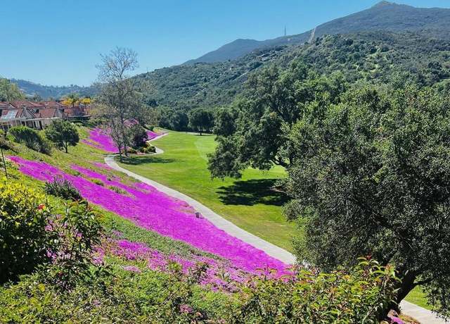 Property at 29158 Laurel Valley Dr, Vista, CA 92084, 2 beds, 2.5 baths