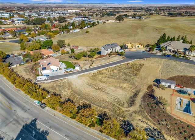 Property at 1225 Kapareil Ln, Paso Robles, CA 93446