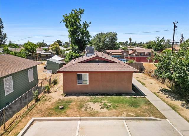 Property at 923 Eureka St, Bakersfield, CA 93305, 6 beds, 4 baths