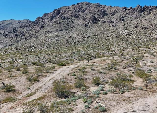 Property at 121 CORRALEJO Trl, Lucerne Valley, CA 92356
