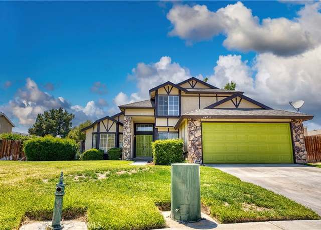 Property at 44031 Mallow Ct, Lancaster, CA 93535, 3 beds, 3 baths