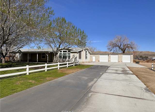 Property at 26362 Community Blvd, Barstow, CA 92311, 3 beds, 2.5 baths