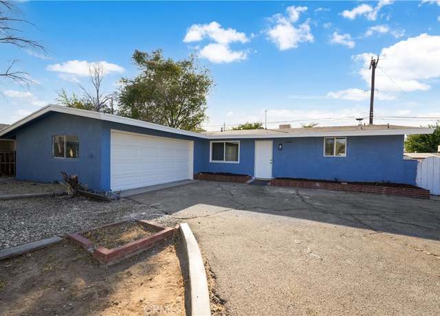 Property at 44715 Gingham Ave, Lancaster, CA 93535, 4 beds, 2 baths