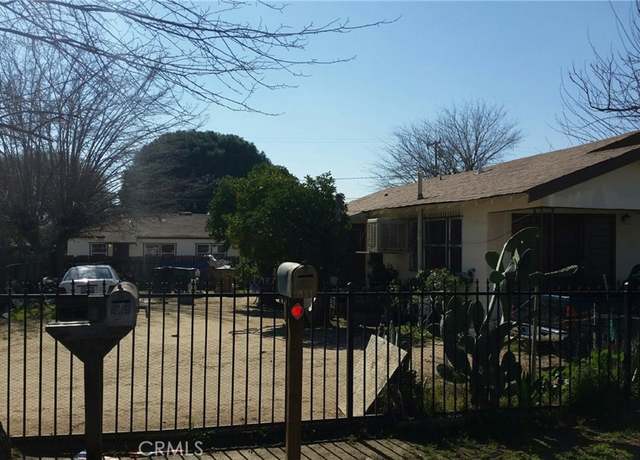 Property at 1917 Pacific St, Bakersfield, CA 93305, 5 beds, 3 baths