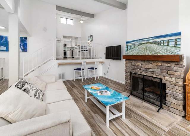 Property at 7335 Alicante Rd Unit C, Carlsbad, CA 92009, 1 bed, 1.5 baths