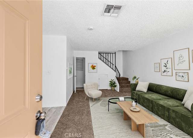 Property at 510 Real Rd #33, Bakersfield, CA 93309, 3 beds, 1.5 baths