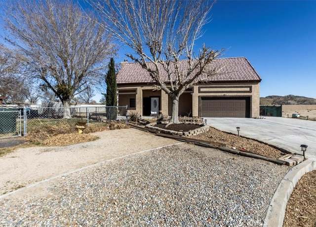Property at 15080 Birdie Ln, Helendale, CA 92342, 3 beds, 2.5 baths