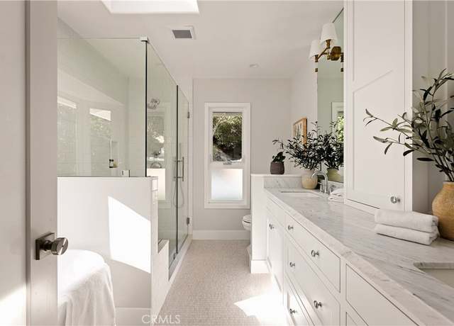 Property at 4031 Deerhorn Dr, Sherman Oaks, CA 91403, 4 beds, 3 baths