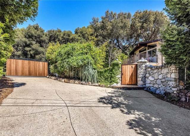 Property at 821 Crater Camp Dr, Calabasas, CA 91302, 4 beds, 4 baths