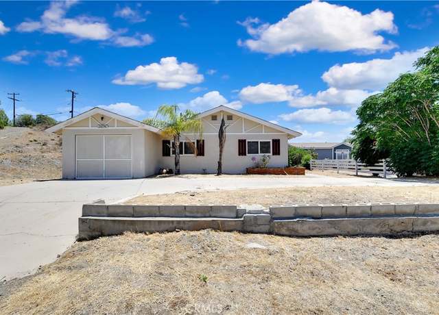 Property at 28296 Oregon Pl, Menifee, CA 92587, 3 beds, 1 bath