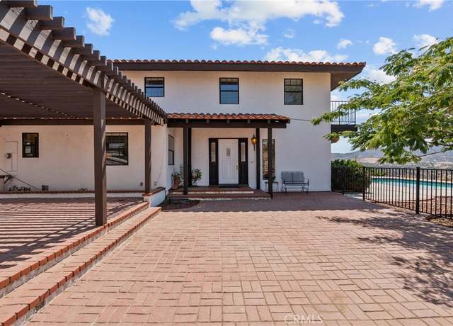 Property at 8525 Wildflower Ln, Agua Dulce, CA 91390, 4 beds, 2 baths