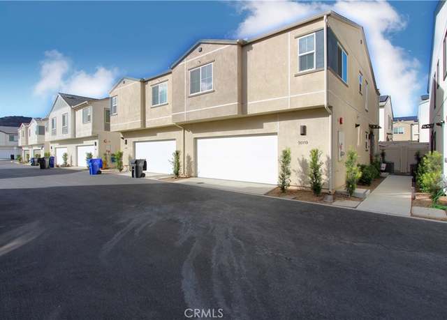 Property at 35119 Blossom Pl, Fallbrook, CA 92028, 3 beds, 2.5 baths
