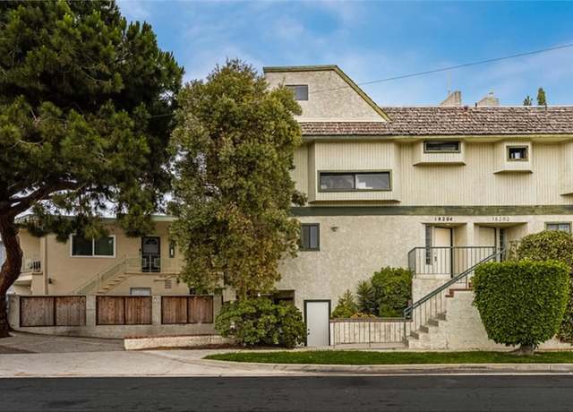 Property at 18204 Kingsdale Ave, Redondo Beach, CA 90278, 2 beds, 2.5 baths