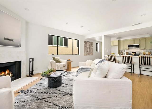 Property at 18204 Kingsdale Ave, Redondo Beach, CA 90278, 2 beds, 2.5 baths