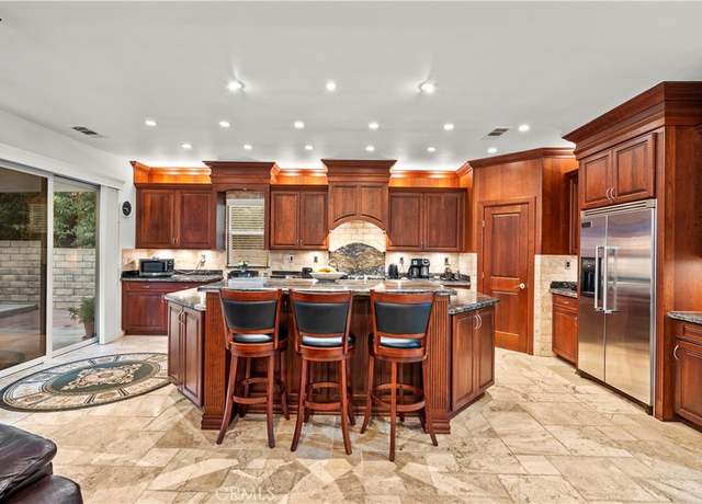 Property at 28332 Falcon Crest Dr, Canyon Country, CA 91351, 4 beds, 3 baths