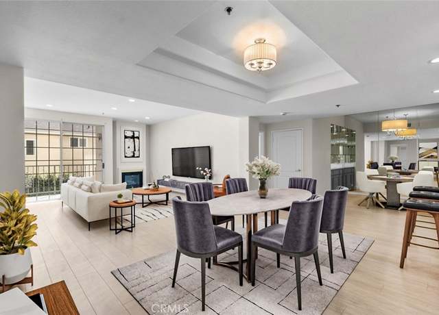 Property at 4348 Mammoth Ave #102, Sherman Oaks, CA 91423, 2 beds, 2.5 baths